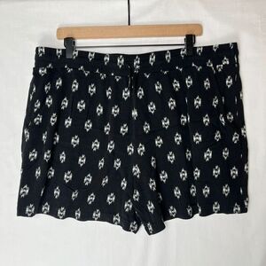 C. Wonder Shorts Women XXL Black & White Stretchy Elastic Waist Comfy High Waist